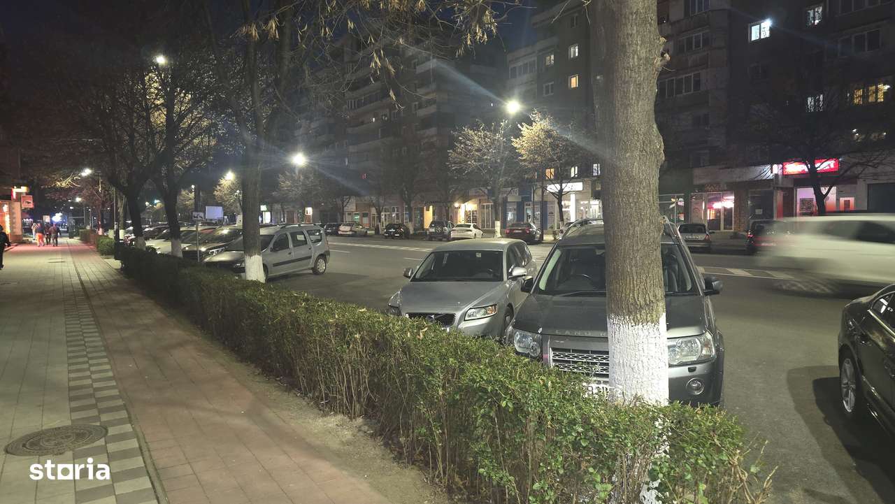 Inchiriez spatiu comercial in Deva, ultracentral, Decebal Exim Bank - Imagine principală: 3/8