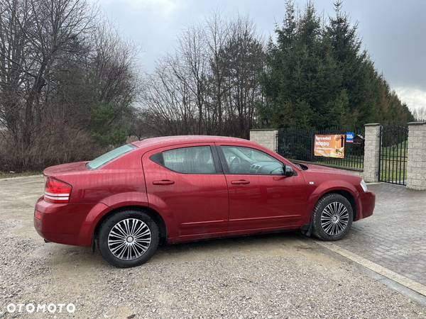 Dodge Avenger - 11