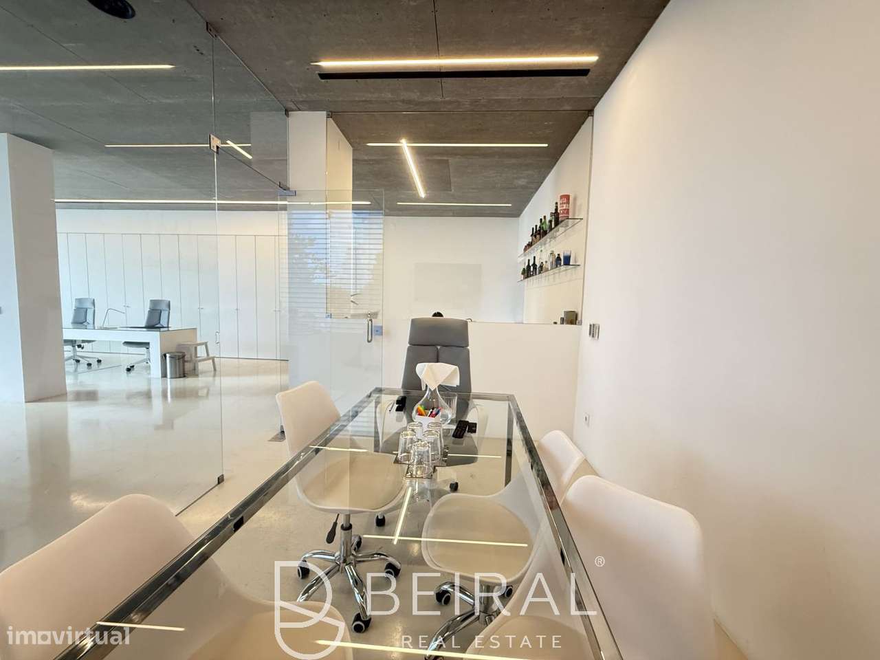 Espaço comercial espaçoso e luminoso no centro de Lisboa-9