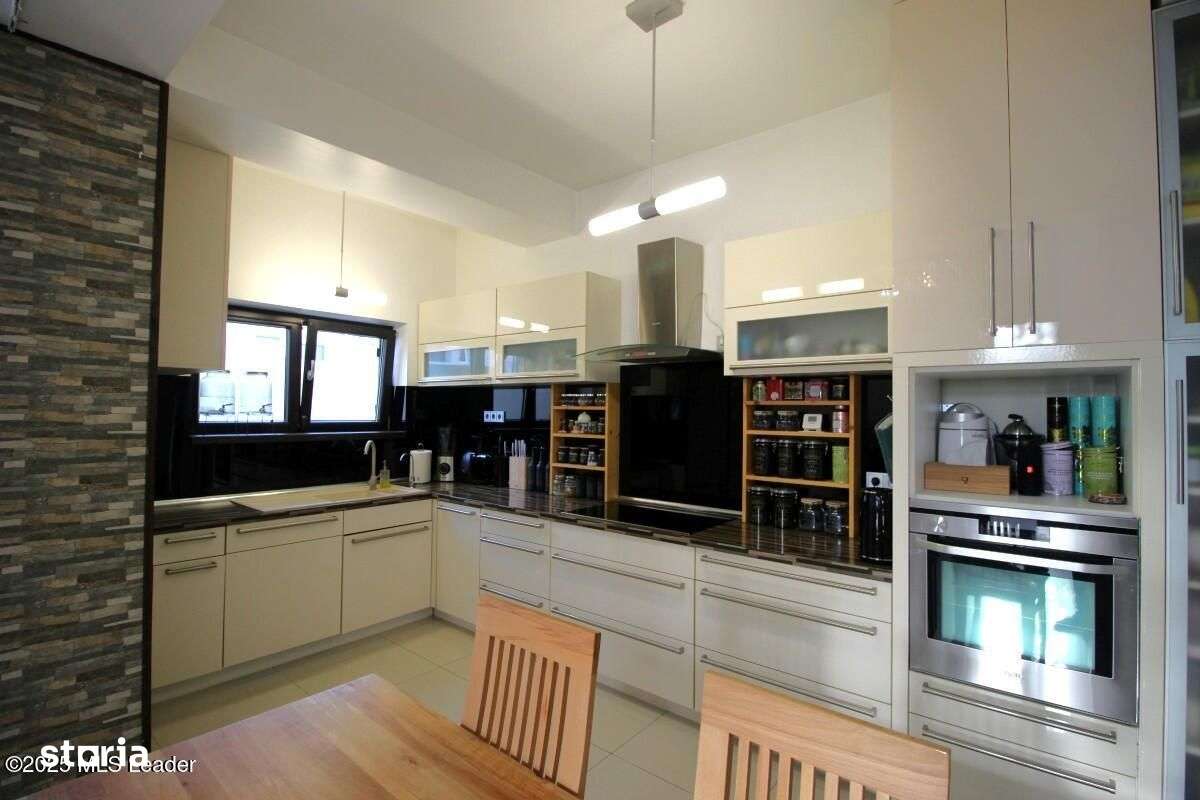 Popesti-Leordeni, Sf. Agnes, vila 2010, p+1+m, 216 mp, curte 138 mp-14