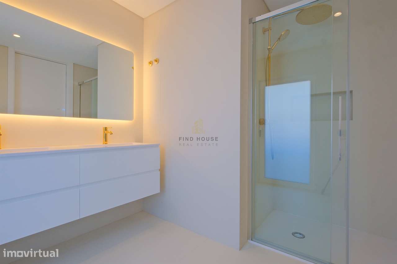 Moradia T4 de luxo em Condomínio Privado com Piscina e Jardim em São P-26