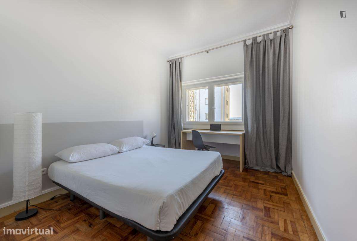 Quarto - localizado em Montes Claros Coimbra - Grande imagem: 3/10