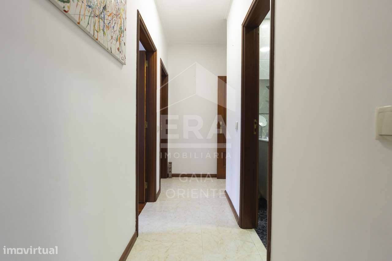 Apartamento T3 com Áreas Generosas em Serzedo-27