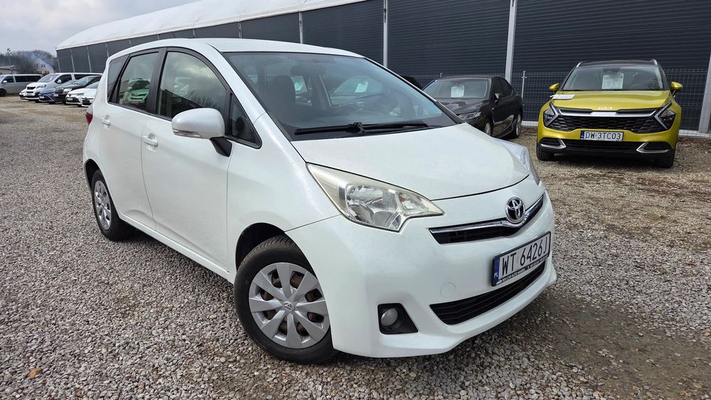 Toyota Verso-S 2013