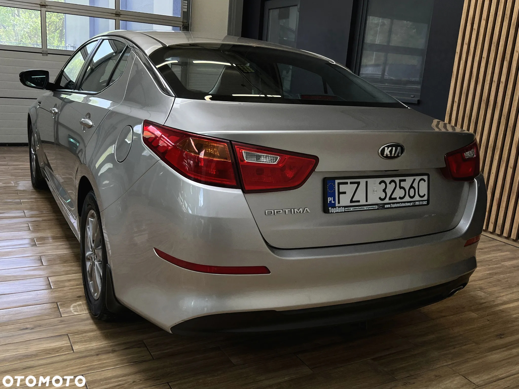 Kia Optima 2.0 M - 8