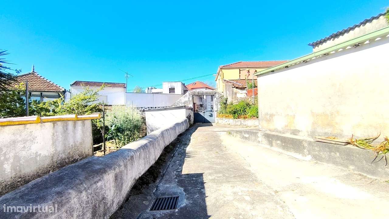 Quintinha com 4 Casas em Porto Campanhã-6