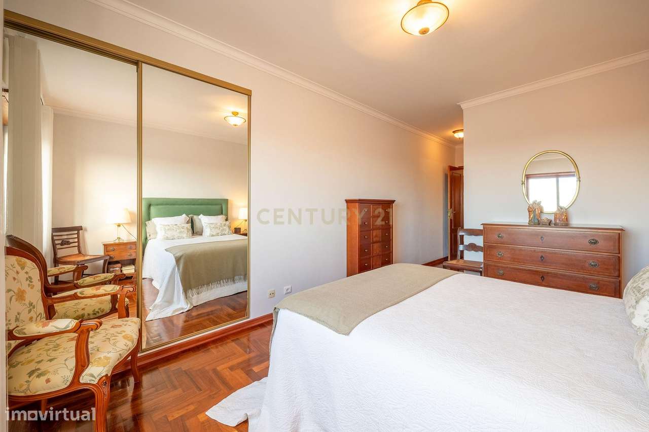 Apartamento T3, com Box de 85 m2 e Arrecadação em Odivelas-10