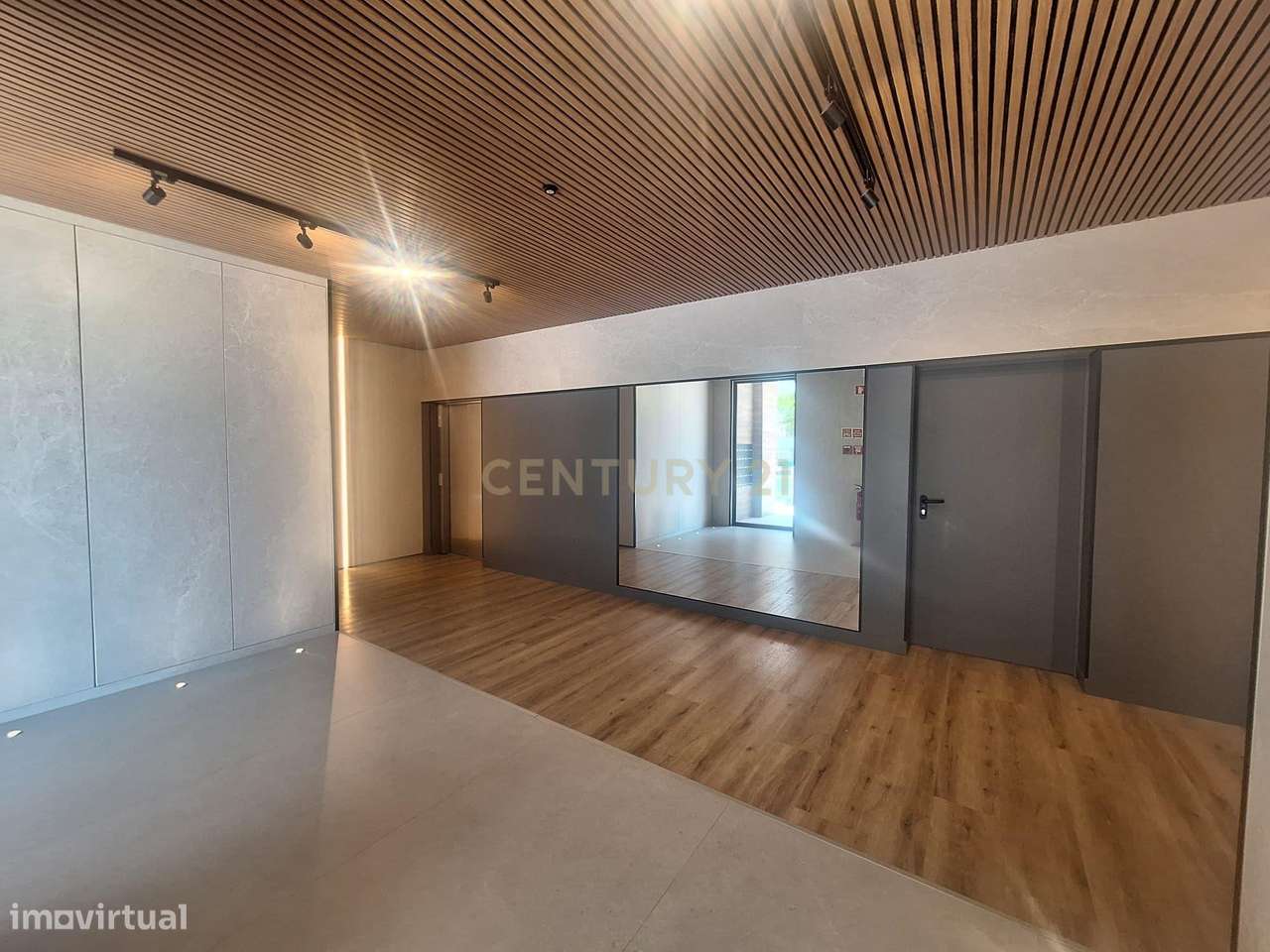 APARTAMENTO T2 NOVO DE LUXO EM FARO  PISCINA | GINÁSIO | DOMÓTICA E PA-35