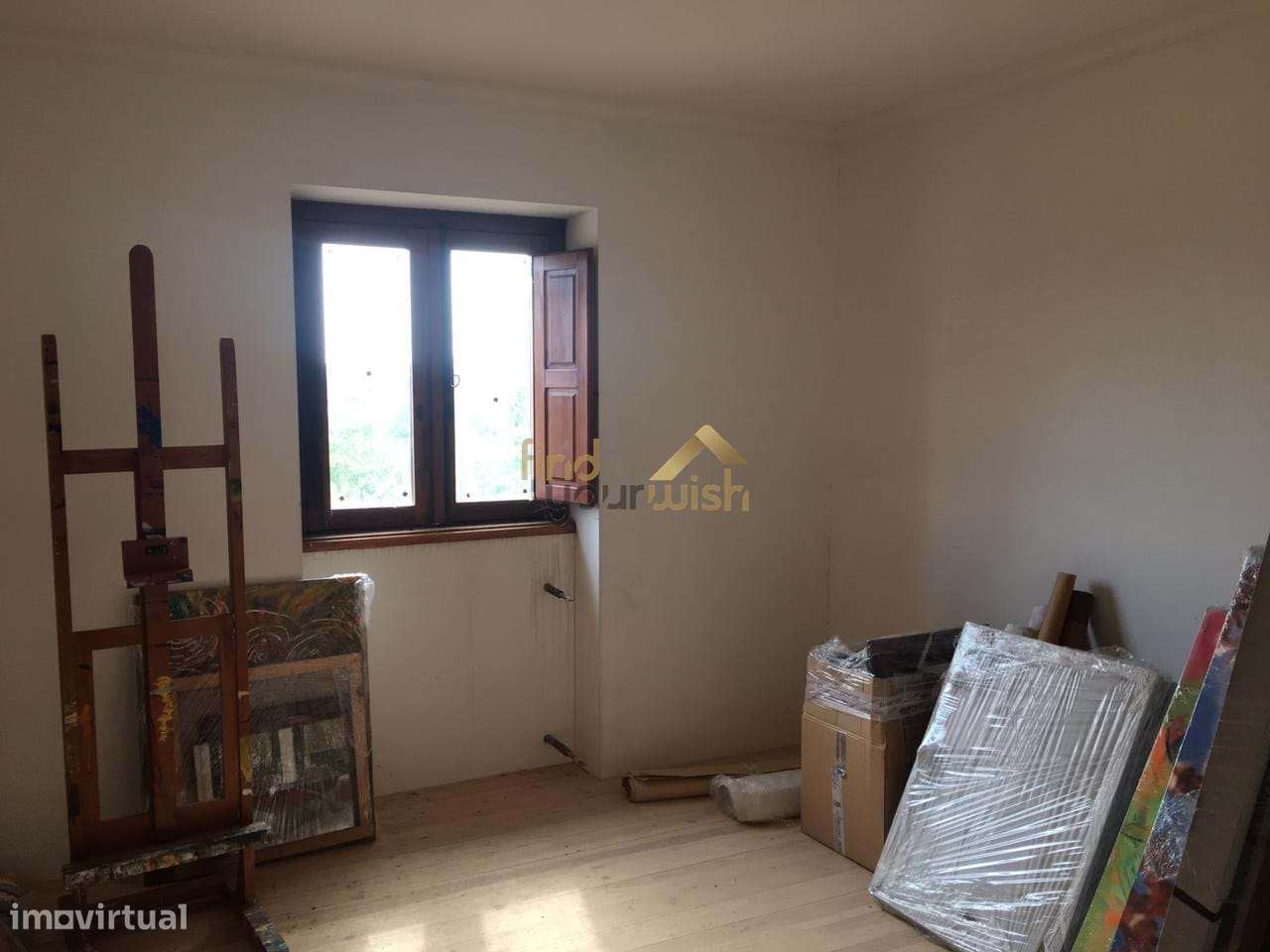 Espetacular moradia T9 de traça tradicional, com dois pisos, no coraçã-10