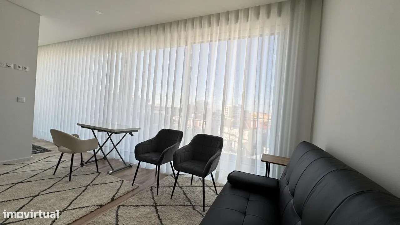 Apartamento T0 com varanda - Localizado no Porto - Grande imagem: 5/15