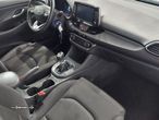 Hyundai i30 1.6 CRDi STyle+Navi - 16