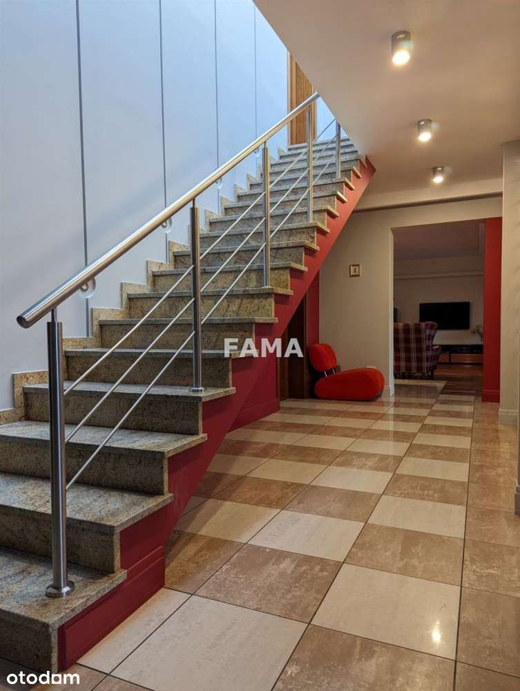 Nowoczesny dom 300 mkw, działka 1556 mkw, Michelin-15