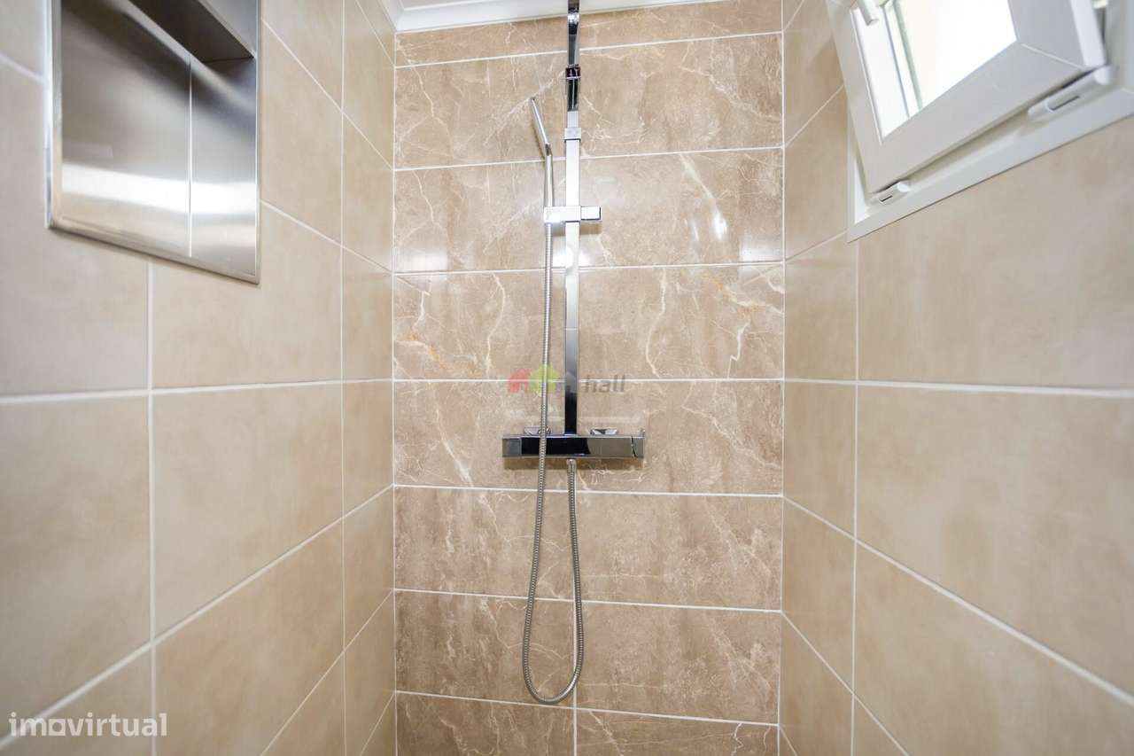 Apartamento T1 Totalmente Remodelado com Terraço Privativo (45 m2)-17