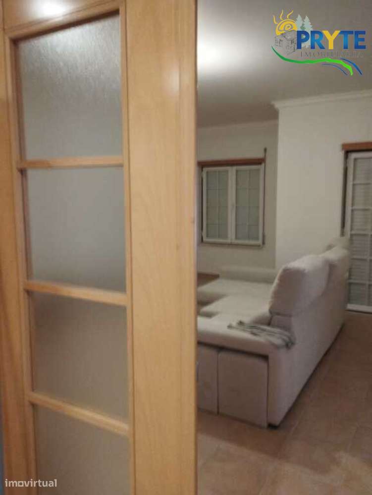 Apartamento T2 situado na Vila da Sertã-18