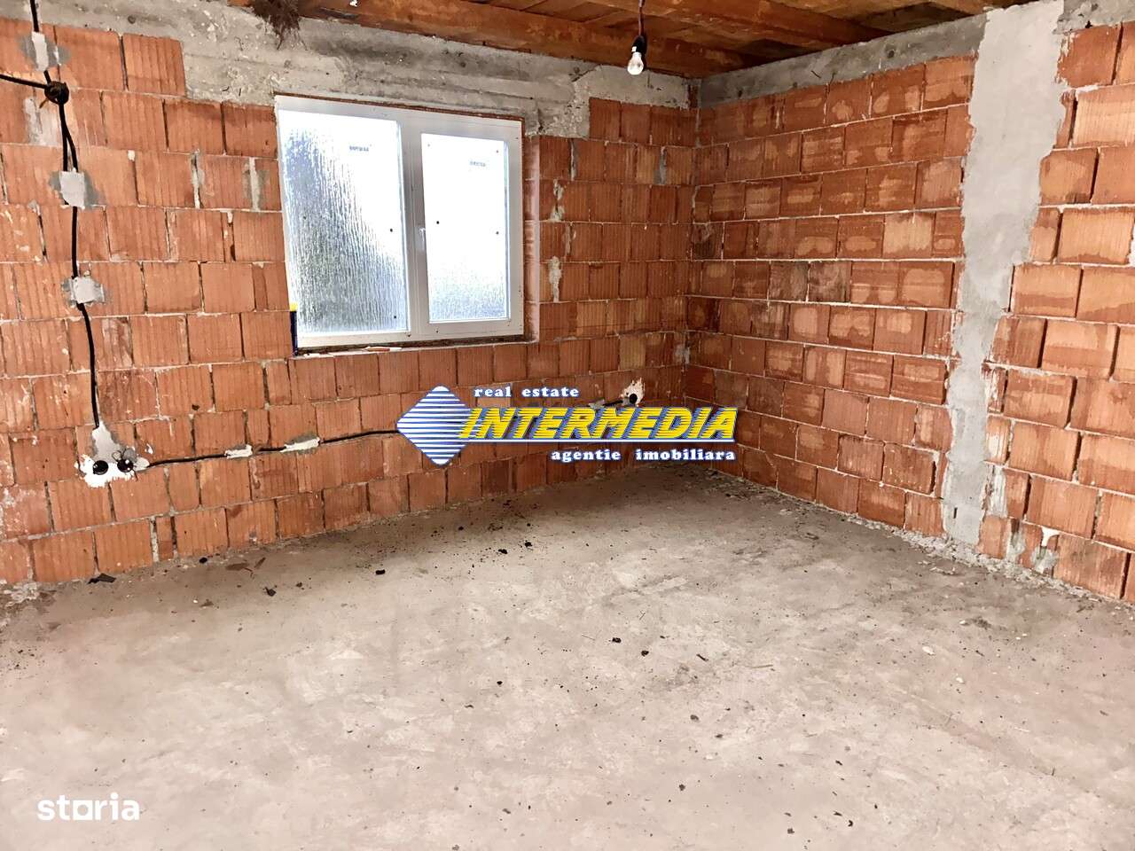 Casa noua la rosu teren 1000 mp toate utilitatile cu pivnita - Imagine principală: 3/10