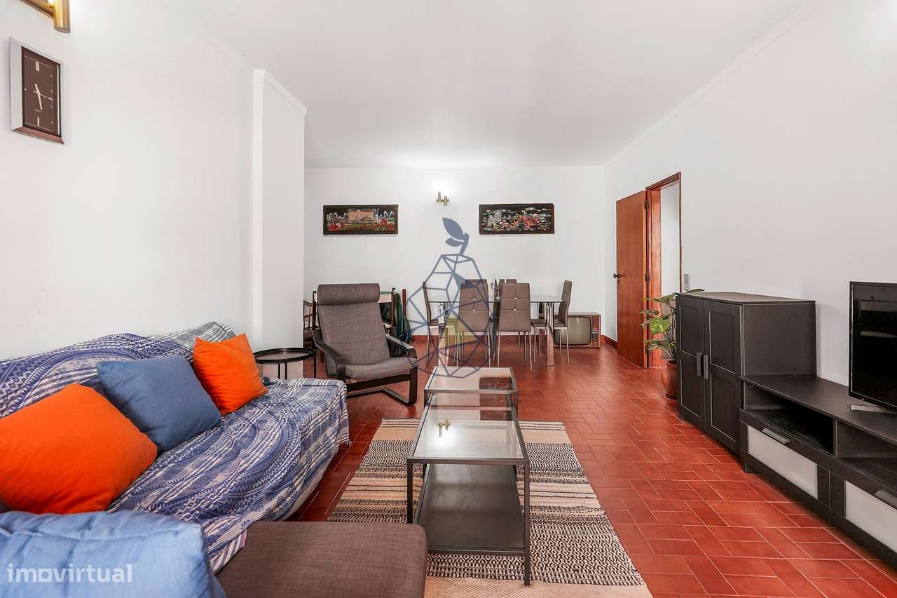 Apartamento T2 com Garagem e Elevador — Portimão-19