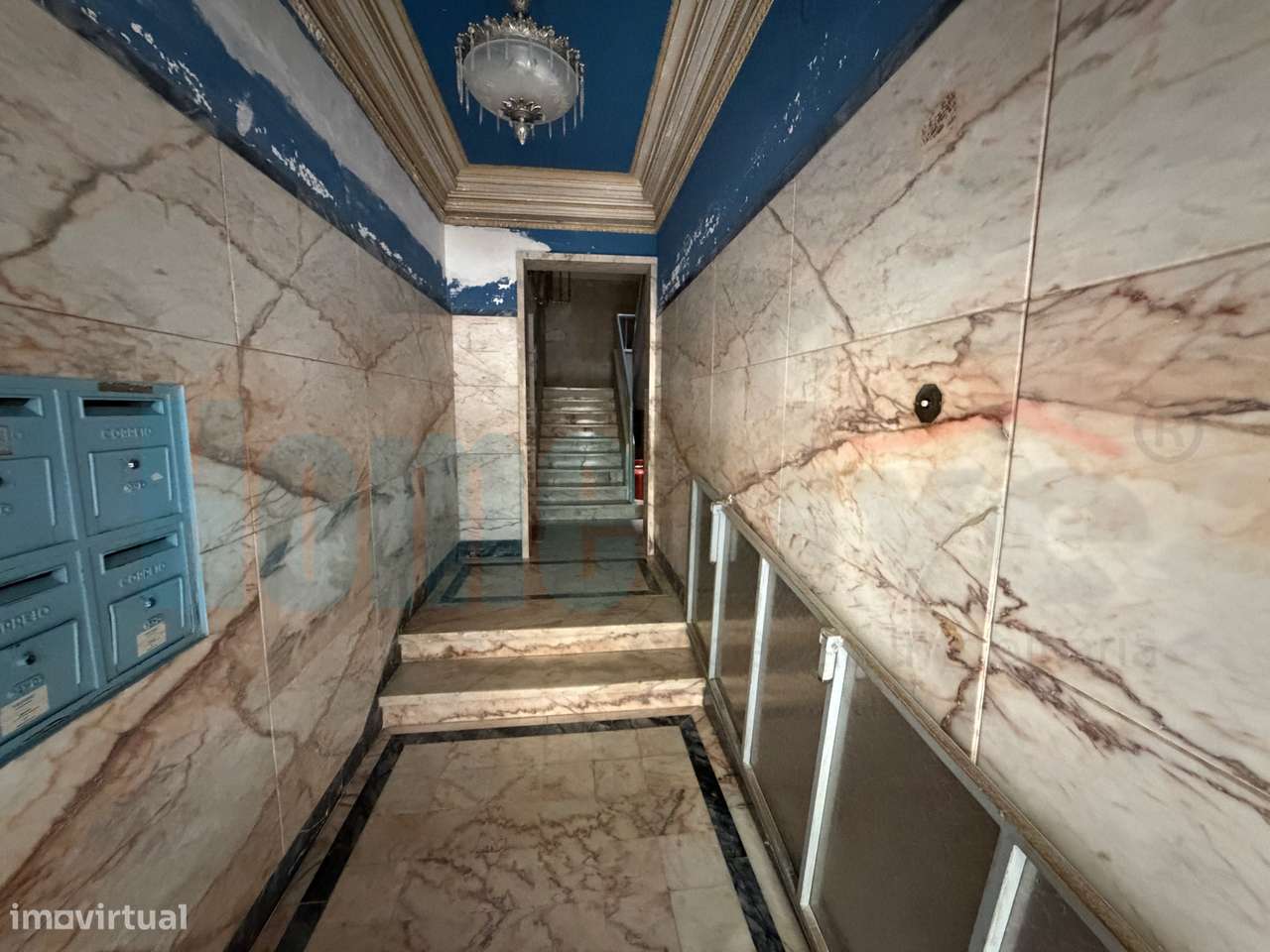 T2 com varanda, luz natural e localização central-15