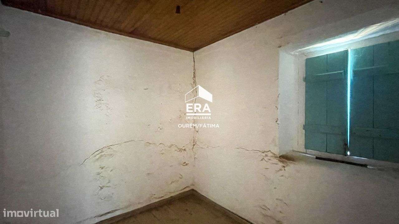 Moradia T2 localizada no Casal Ribeiro, Ourém - Grande imagem: 4/27