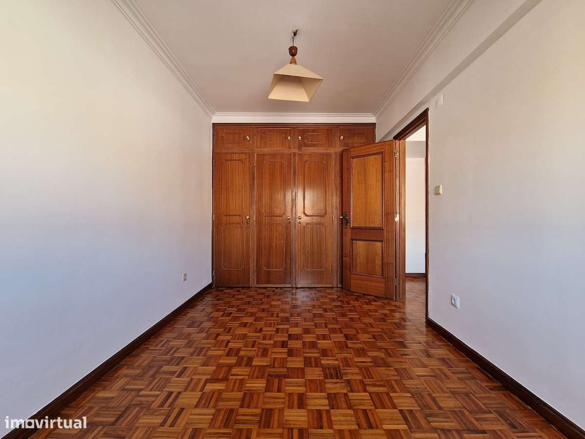 Apartamento T4 à Venda no Dafundo com Vista Deslumbrante para o Rio-9