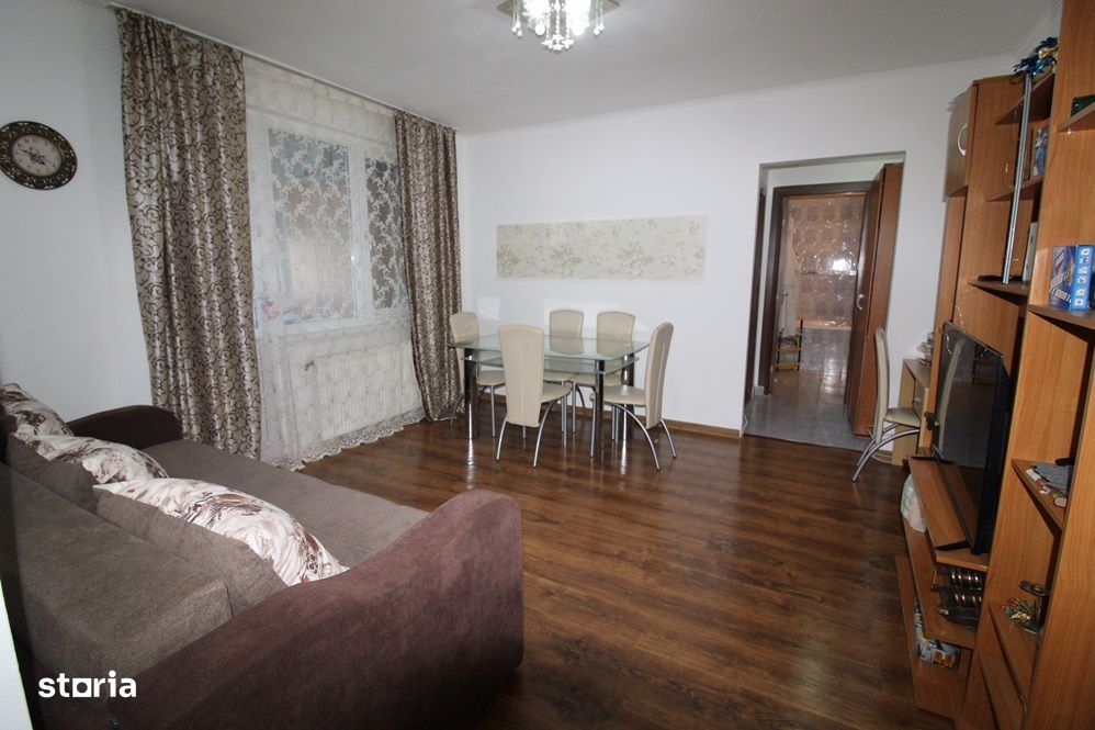 Vând apartament 2 camere în Hunedoara, Micro1-Bd. Corvin, etaj 3