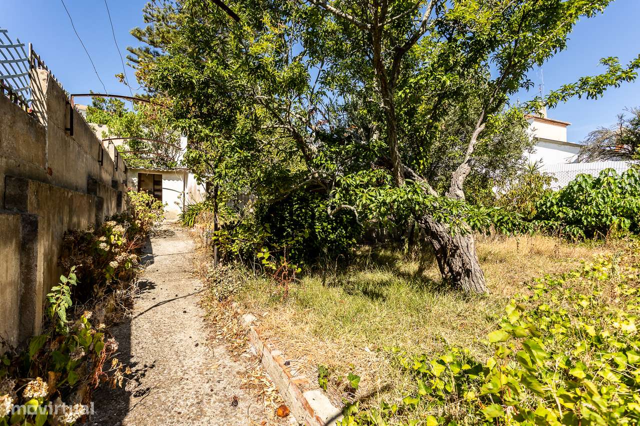 Moradia T4 Independente com Jardim e Garagem | Alto da Parede-36