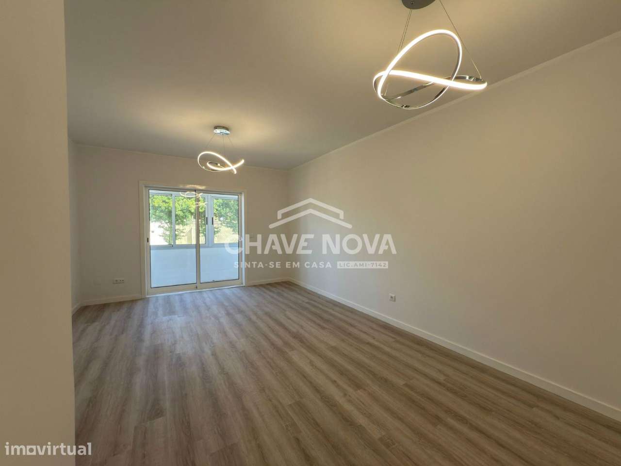 T2+1 Renovado c/ Garagem Box em Valadares - Grande imagem: 4/22