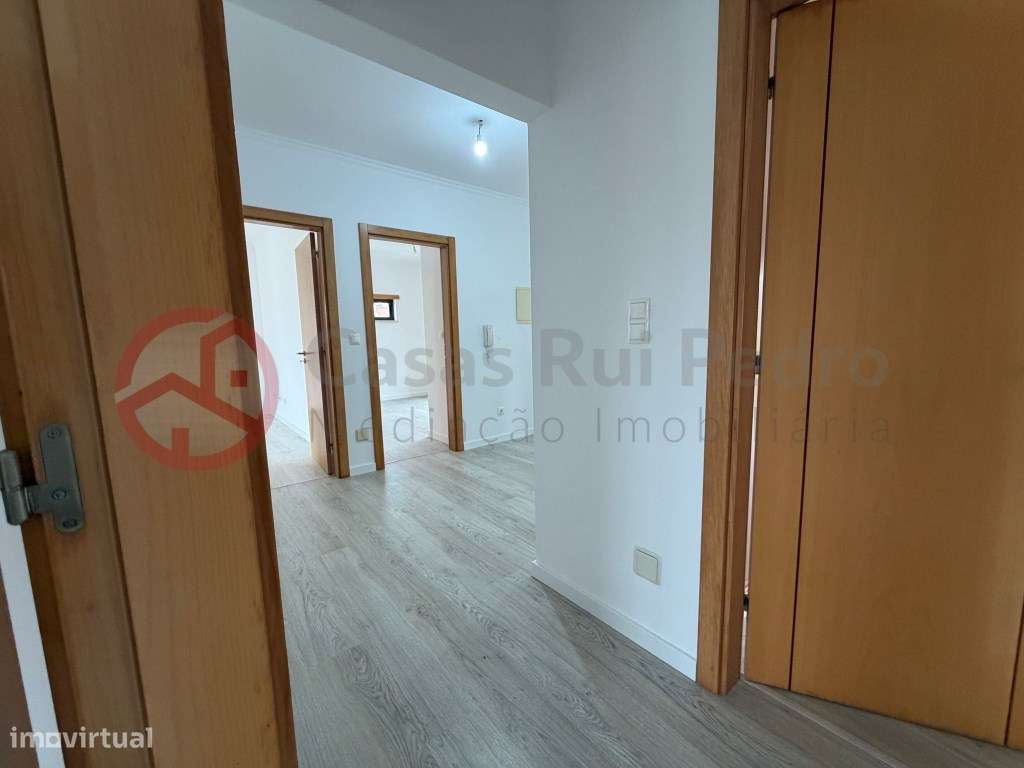 Moradia T5 remodelada no Feijó, Almada-46