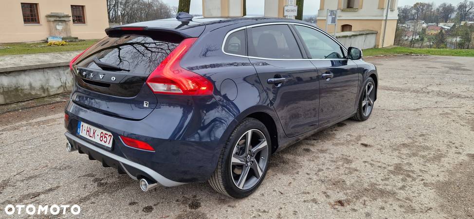 Volvo V40 D2 R Design - 12