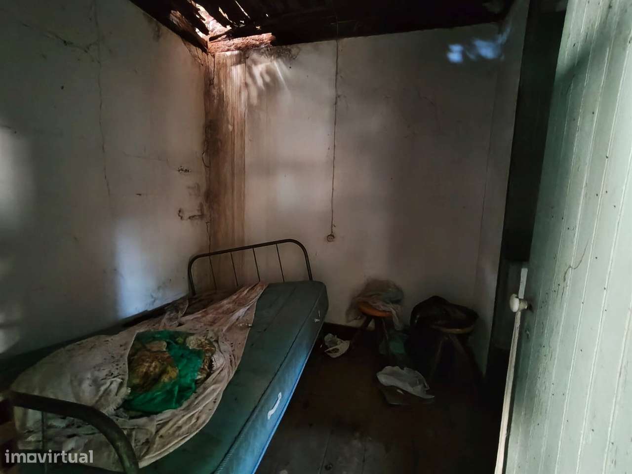 Moradia / Terreno / Poço / Colmeias / Leiria-11