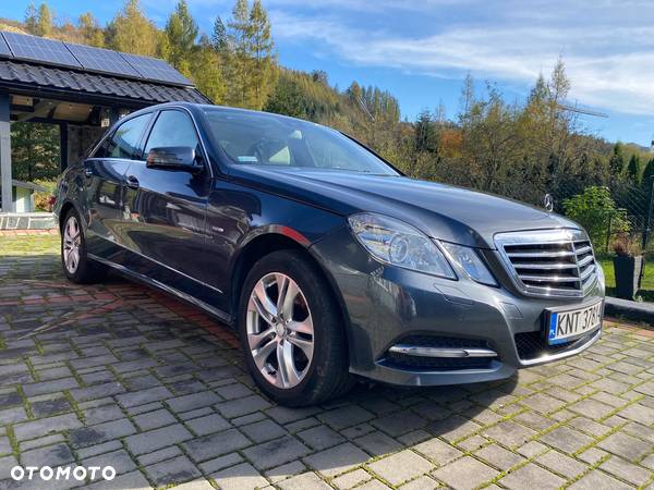 Mercedes-Benz Klasa E 200 CGI BlueEffICIENCY Avantgarde - 3