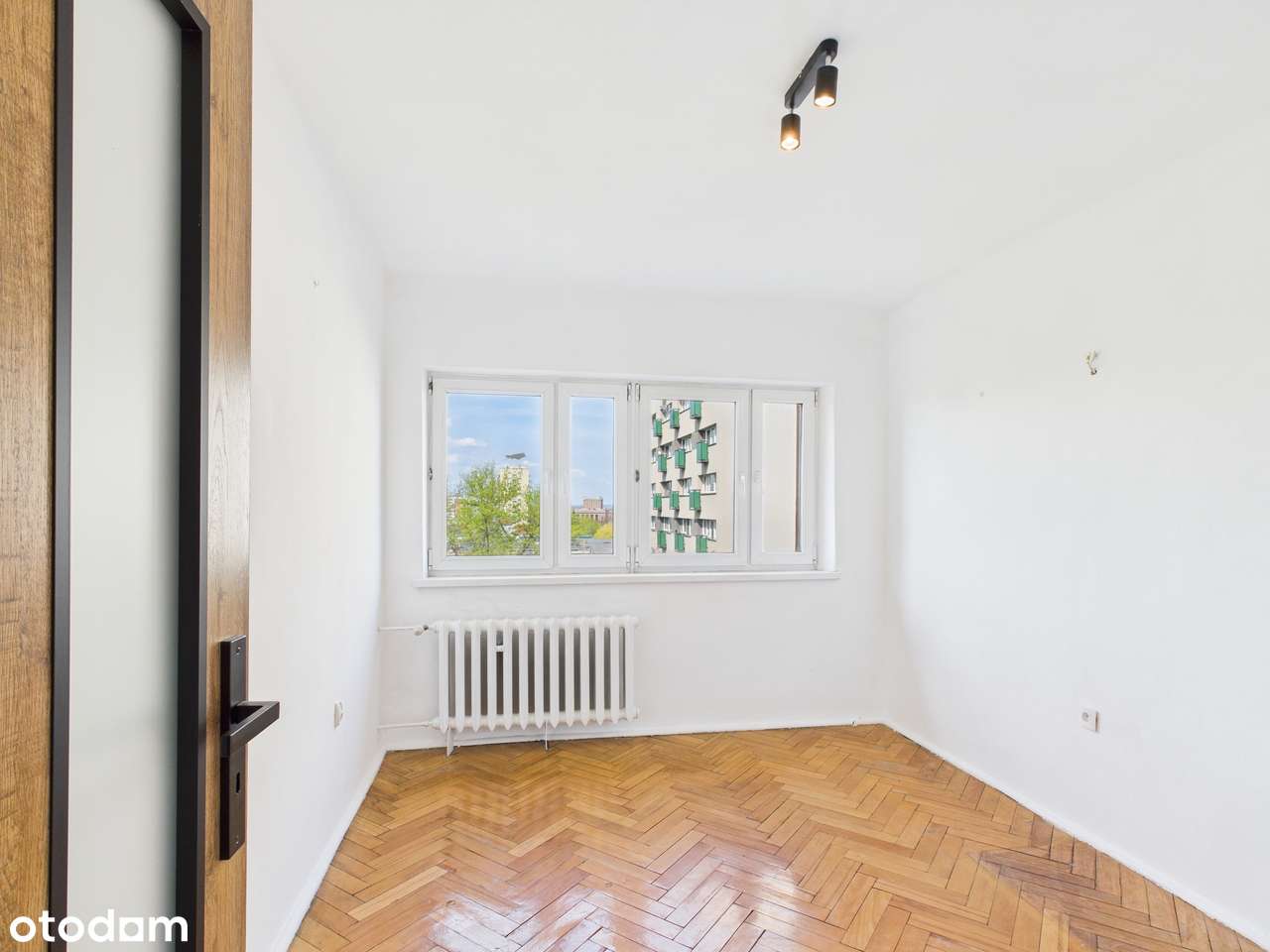 2 pokoje z balkonem w centrum miasta.-0