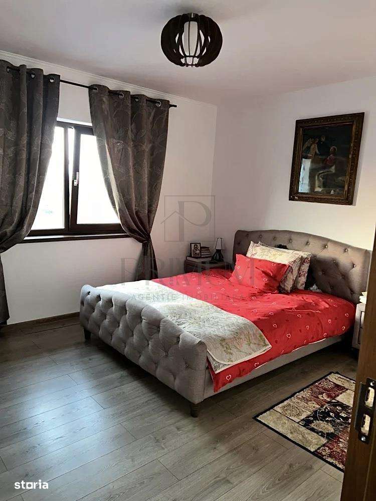GIROC - 3 Camere - Etaj 1 - Pod cu intrare din apartament - Imagine principală: 4/8