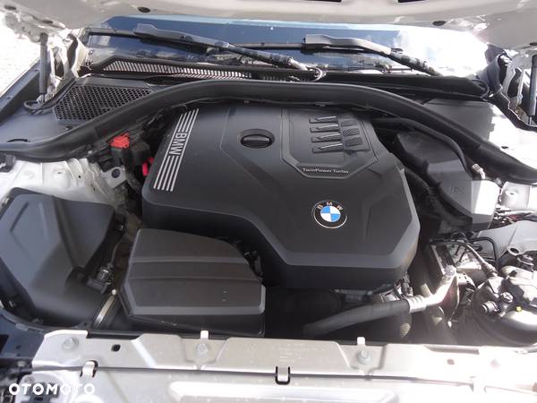 BMW Seria 3 318i Sport - 14