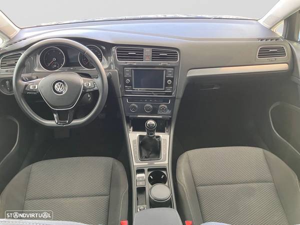 VW Golf 1.6 TDI Trendline - 10