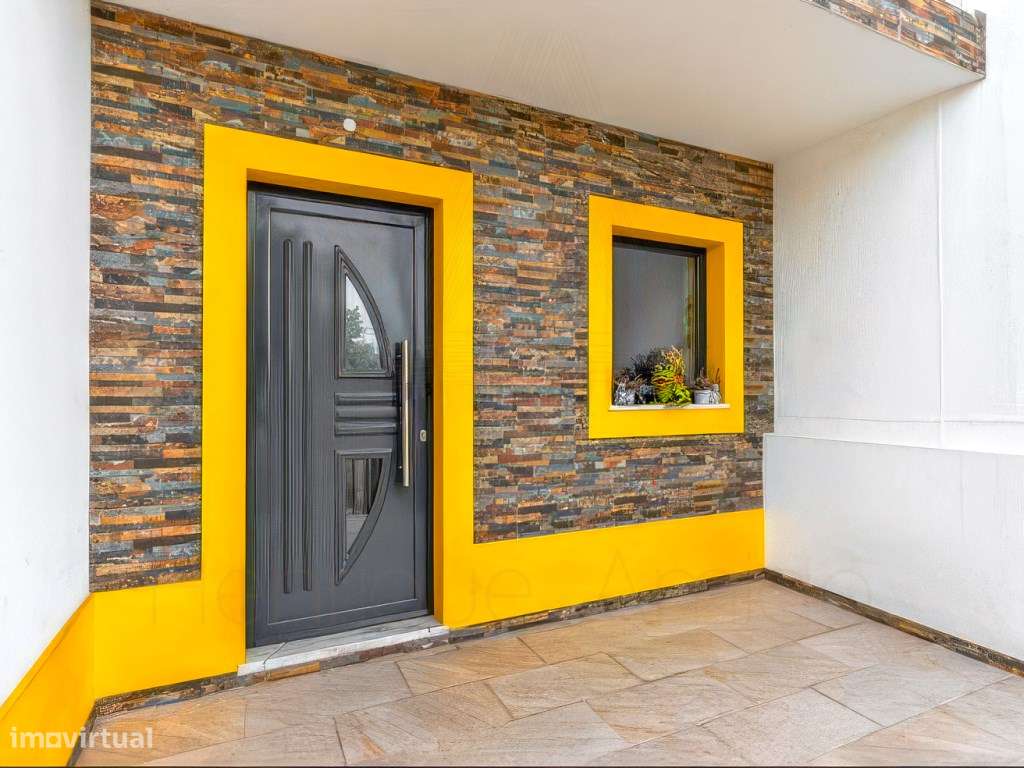 Moradia T3 com Apartamento T2 Independente | Almoinha, Sesimbra - Grande imagem: 3/34