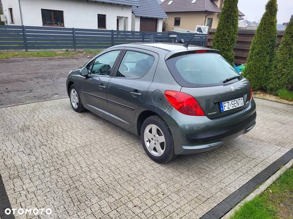 Peugeot 207 1.4 16V Trendy - 8