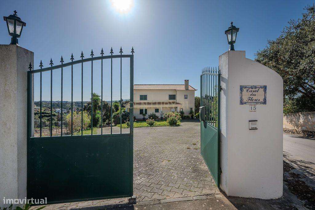 Moradia T4 com Piscina e Terreno Destacável em Mafra - Grande imagem: 2/40