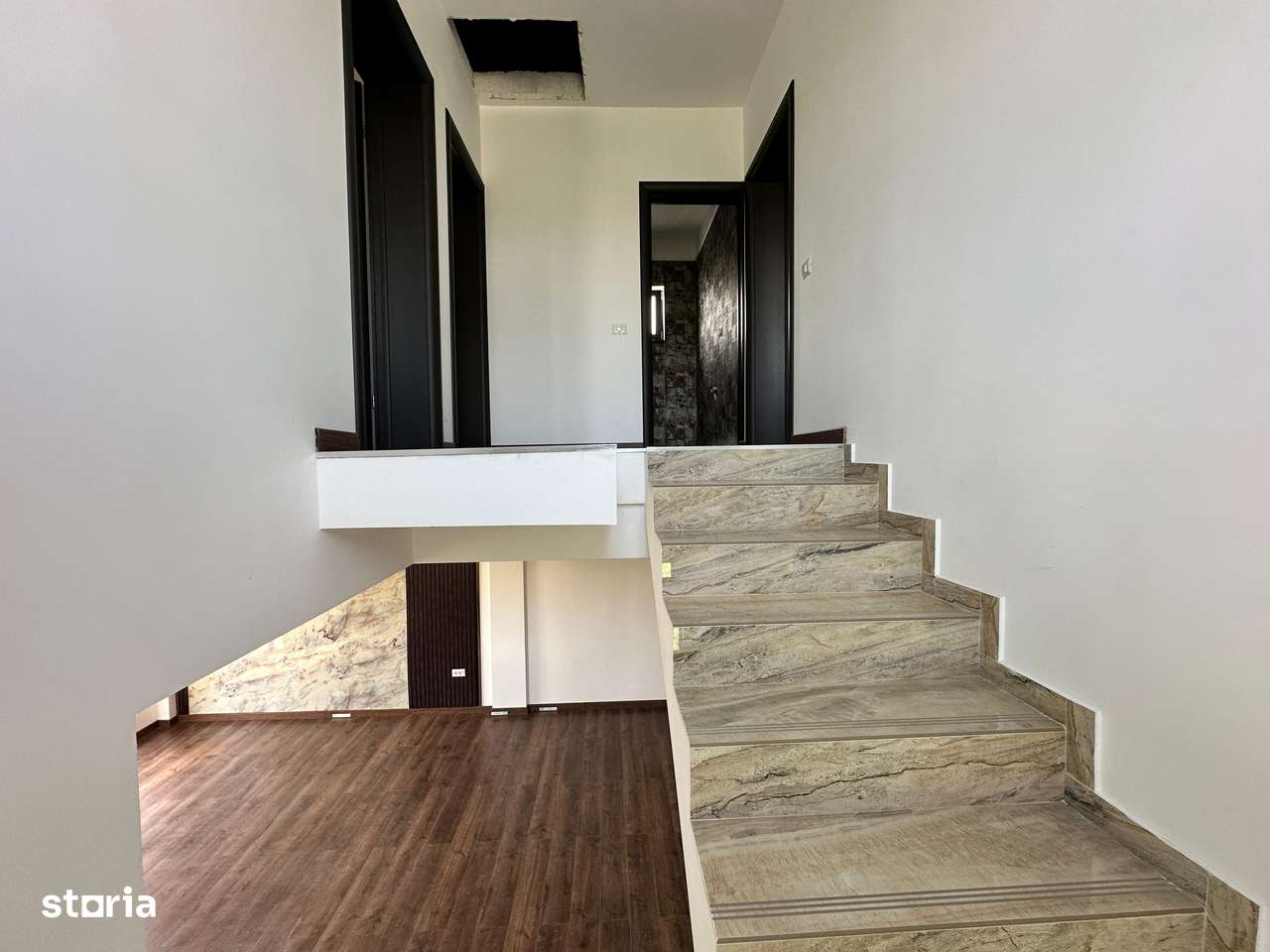 <Casa individuala> 4 camere 3 bai teren 380 m2 Zona linistita - Imagine principală: 4/11