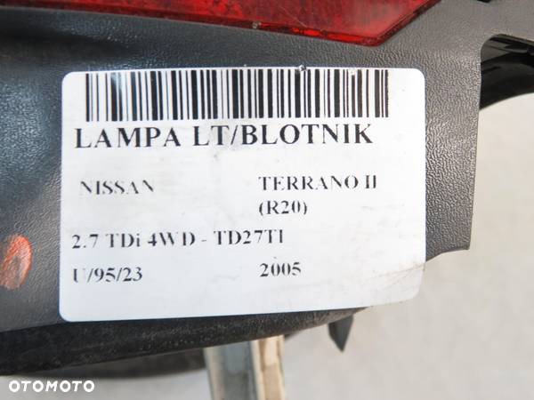 LAMPA LEWA TYLNA NISSAN TERRANO II (R20) lift 268550X000 - 2