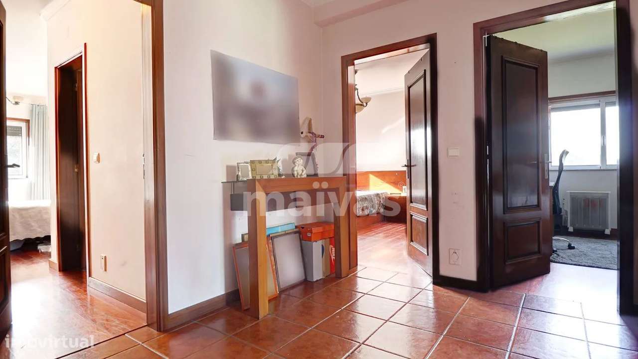 ANDAR MORADIA T3 COM TERRAÇO E GARAGEM PARA TRÊS CARROS-12