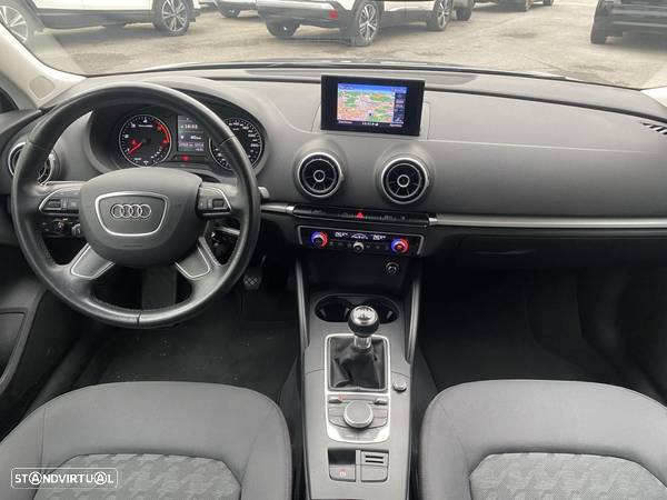 Audi A3 Sportback 1.6 TDI Attraction Ultra - 9