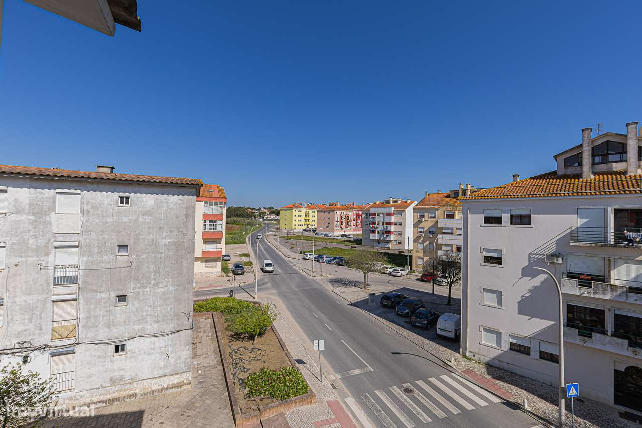 Apartamento de 4 assoalhadas no centro da Moita-35