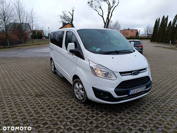 Ford Tourneo Custom - 11