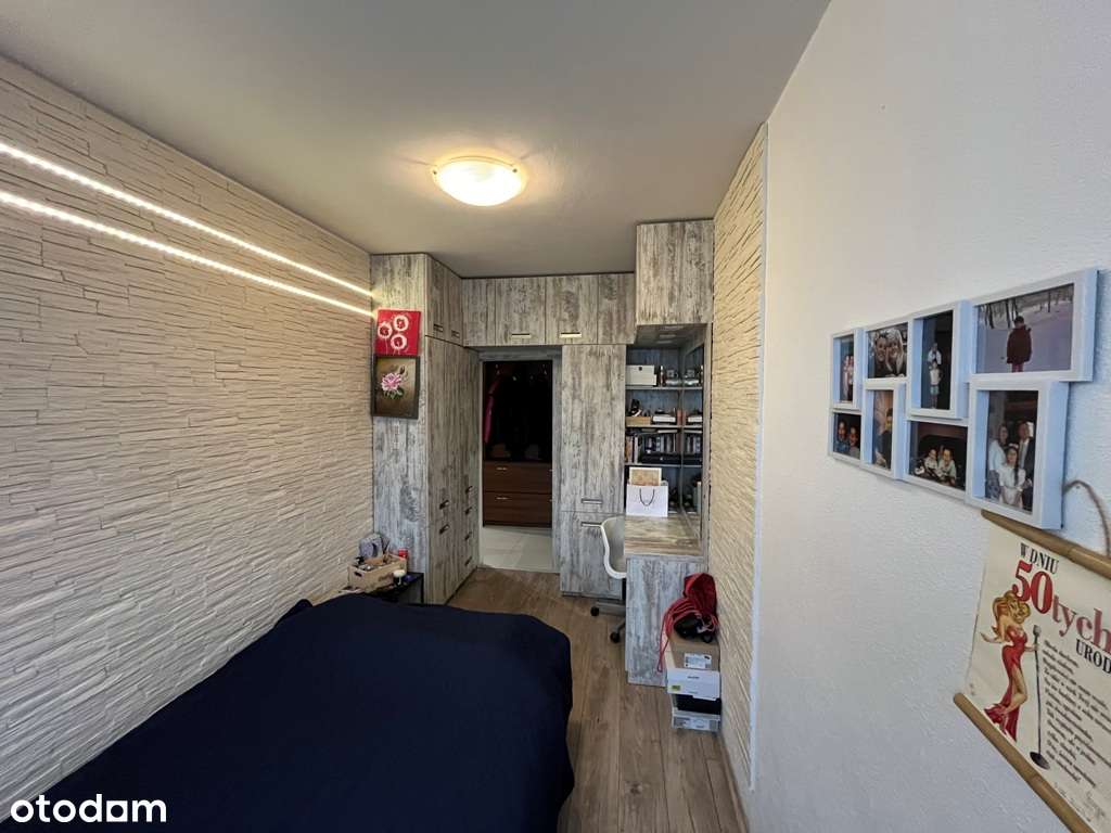 Trzy pokoje na trzecim piętrze-5