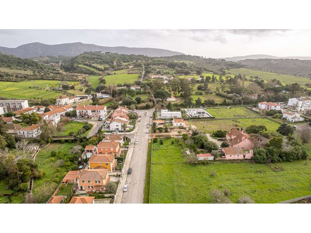 Terreno com 494 m2, em Azeitão - Grande imagem: 2/21