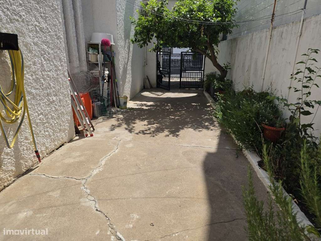 Moradia T5 com Garagem e Jardim | Centro de Elvas-39