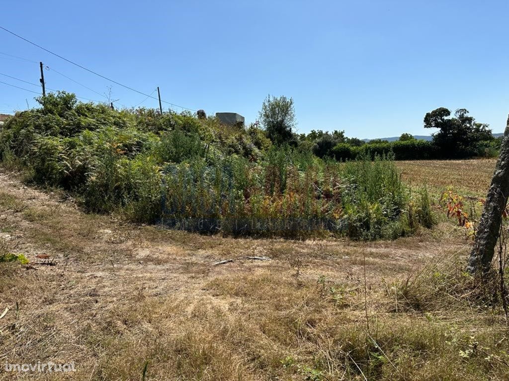 Terreno para construção em altura em Burgães - Santo Tirso