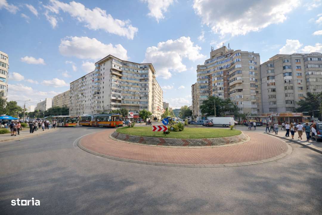 Vanzare Spatiu Comercial 72 mp stradal, vitrina, vad, Rond Zimbru-0