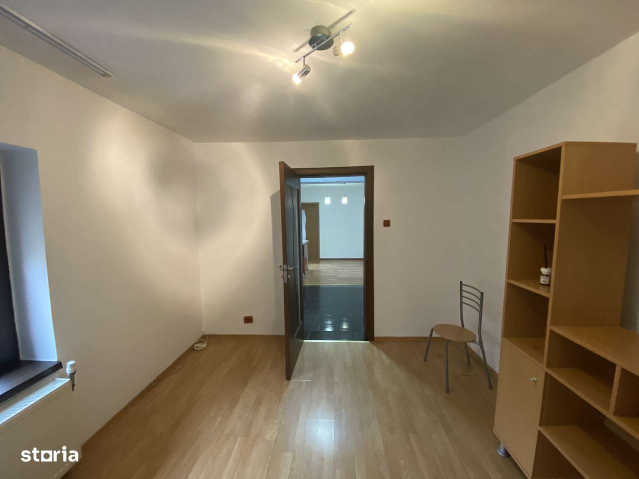 Casa, construită 2004, preț 120000€ zona f buna-5