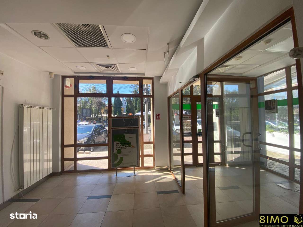 De inchiriat spatiu comercial premium – fost sediu OTP Bank - Imagine principală: 2/9